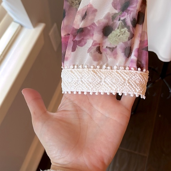 Stylish and classy Ted Baker mid length dress. Never worn, to big. Sold out - Picture 4 of 9